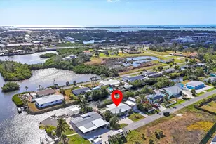 1073 Alston Ln, Englewood, FL 34223 - Photo 3