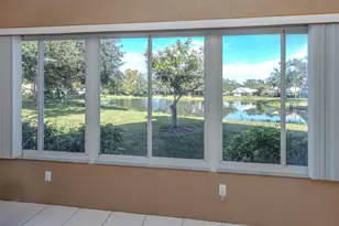 561 Clubside Cir, Venice, FL 34293 - Photo 11