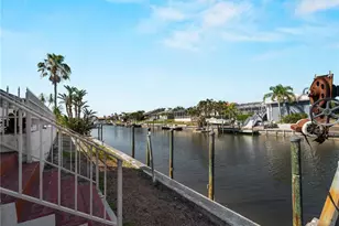 318 Oakwood Cir, Englewood, FL 34223 - Photo 67