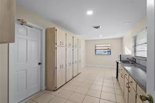 318 Oakwood Cir, Englewood, FL 34223 - Photo 21