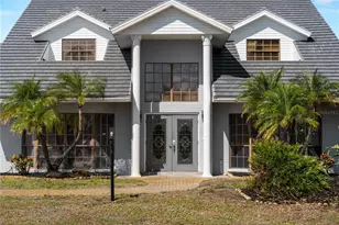 318 Oakwood Cir, Englewood, FL 34223 - Photo 3