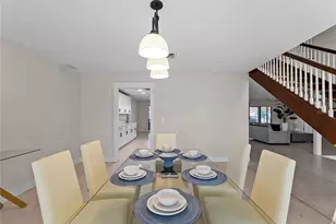 318 Oakwood Cir, Englewood, FL 34223 - Photo 15