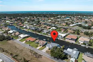 318 Oakwood Cir, Englewood, FL 34223 - Photo 75