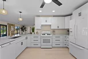 318 Oakwood Cir, Englewood, FL 34223 - Photo 19