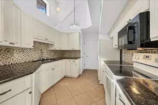 440 Palmetto Ct, Venice, FL 34285 - Photo 11