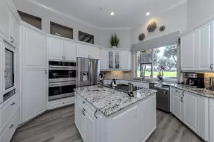 310 Stone Briar Creek Dr, Venice, FL 34292 - Photo 9