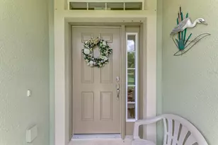 371 Capulet Dr, Venice, FL 34292 - Photo 9