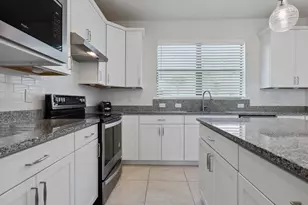 13467 Nobilio St, Venice, FL 34293 - Photo 7