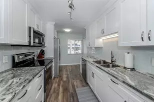 1310 Pine Lake Dr, Venice, FL 34285 - Photo 23