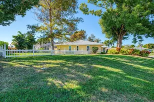 1240 Paradise Way, Venice, FL 34285 - Photo 5