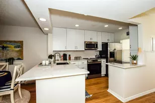 427 Cerromar Ln, Venice, FL 34293 - Photo 5