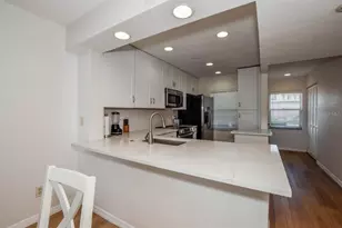 427 Cerromar Ln, Venice, FL 34293 - Photo 7