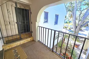 812 Capri Isles Blvd, Venice, FL 34292 - Photo 3