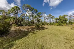 9008 Falcon Ct, Venice, FL 34293 - Photo 15