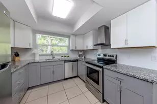 3681 Shamrock Dr, Venice, FL 34293 - Photo 13