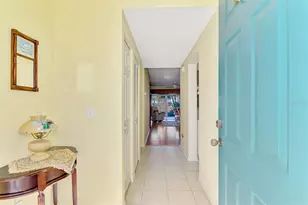 402 Laurel Lake Dr, Venice, FL 34292 - Photo 11