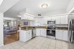 821 Montrose Dr, Venice, FL 34293 - Photo 13