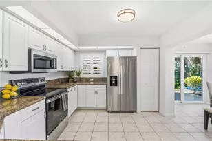 821 Montrose Dr, Venice, FL 34293 - Photo 15