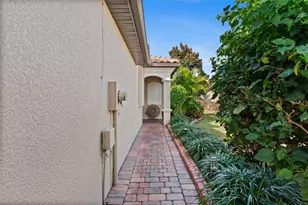 20219 Tesoro Dr, Venice, FL 34293 - Photo 3