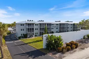649 Tamiami Trail S, Venice, FL 34285 - Photo 1