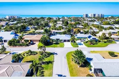 438 W Gate Drive, Venice, FL 34285 - Photo 47