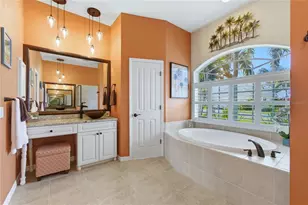 677 Lakescene Dr, Venice, FL 34293 - Photo 19