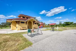 461 Airport Ave E, Venice, FL 34285 - Photo 49
