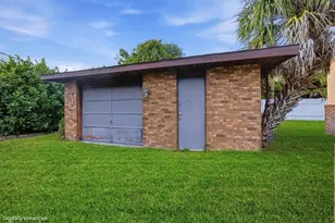 1356 Yacht Club Dr, Venice, FL 34293 - Photo 29