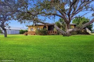 1356 Yacht Club Dr, Venice, FL 34293 - Photo 5