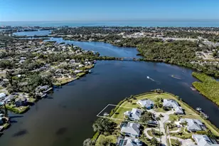 853 Hillcrest Dr, Nokomis, FL 34275 - Photo 3