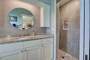 1350 Lakeside Dr, Venice, FL 34293 - Photo 25