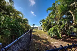 153 Hourglass Dr, Venice, FL 34293 - Photo 41