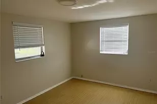 142 Sandhurst Dr, Venice, FL 34293 - Photo 5