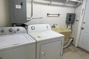 142 Sandhurst Dr, Venice, FL 34293 - Photo 7