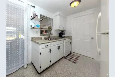 525 Azalea Drive NW, Port Charlotte, FL 33952 - Photo 11