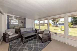 525 Azalea Dr NW, Port Charlotte, FL 33952 - Photo 9