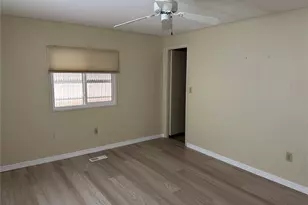 109 Lakeview Dr, North Port, FL 34287 - Photo 15