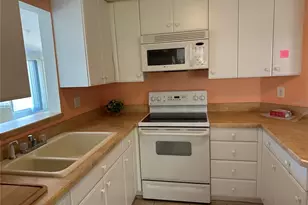 109 Lakeview Dr, North Port, FL 34287 - Photo 7