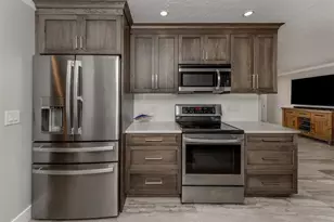 809 Garland Ave, Nokomis, FL 34275 - Photo 11