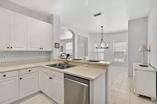 625 Back 9 Dr, Venice, FL 34285 - Photo 11