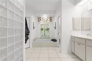 710 N River Rd, Venice, FL 34293 - Photo 15