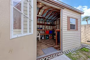 11 Erskine Dr, Venice, FL 34285 - Photo 23