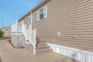 11 Erskine Dr, Venice, FL 34285 - Photo 29