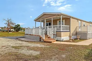 11 Erskine Dr, Venice, FL 34285 - Photo 3