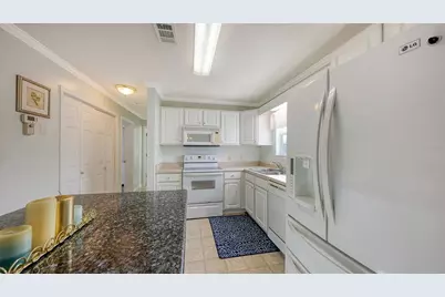 11 Erskine Drive, Venice, FL 34285 - Photo 17