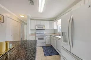 11 Erskine Dr, Venice, FL 34285 - Photo 17