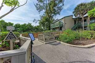 1505 Pelican Point Dr, Sarasota, FL 34231 - Photo 7