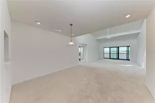 1505 Pelican Point Dr, Sarasota, FL 34231 - Photo 25