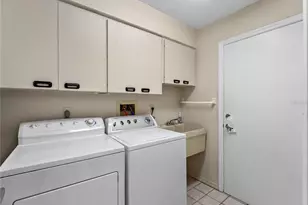 3851 Wilshire Dr, Sarasota, FL 34238 - Photo 17