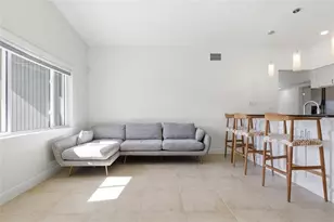 3317 Bougainvillea St, Sarasota, FL 34239 - Photo 7